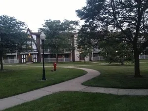 $2,100 | 105 North Gregory Street, Unit 9, Aurora, IL 60504