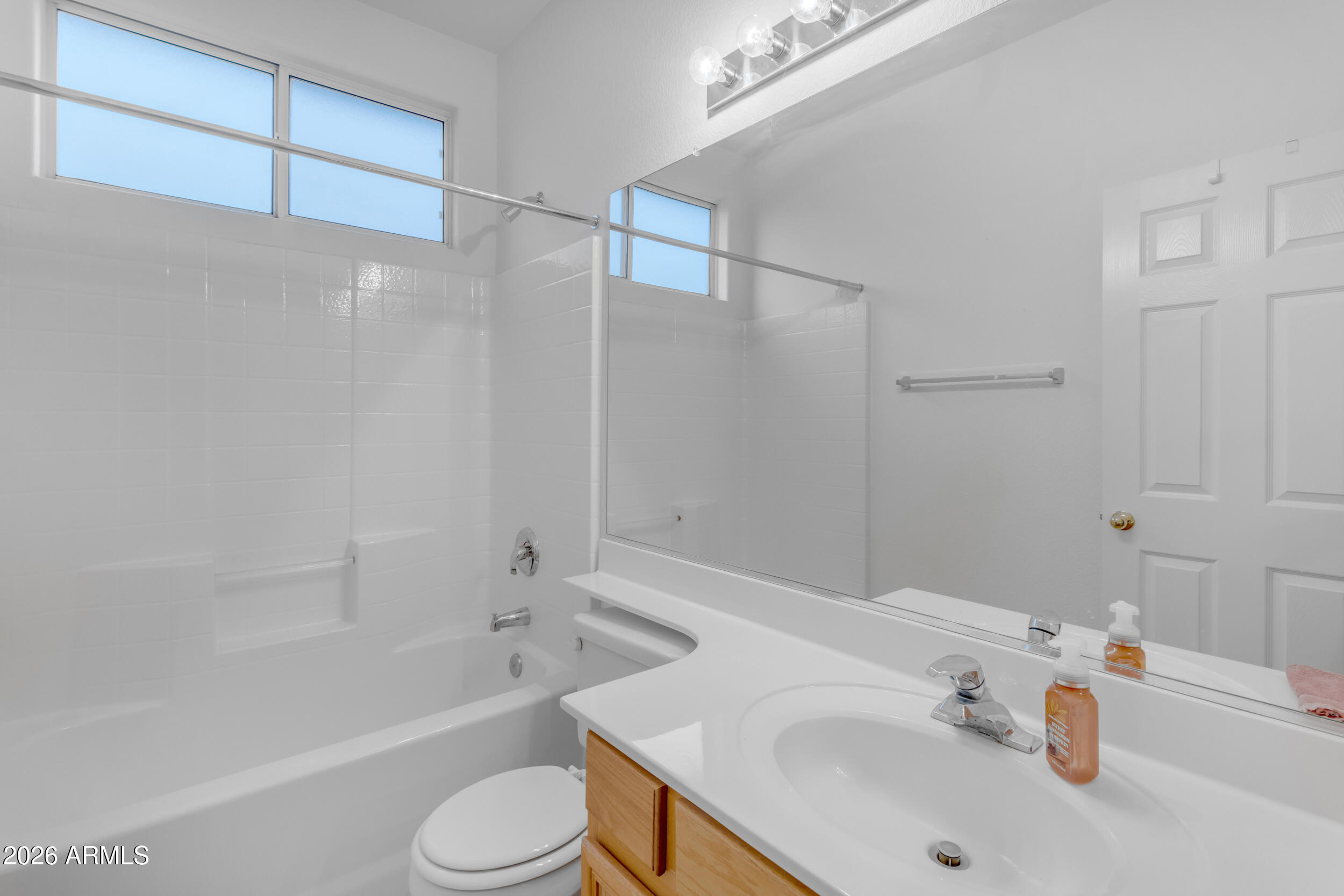 3724 East Derringer Way Gilbert, AZ 85297 - Photo 24 of 45 a bathroom with a sink and a bathtub