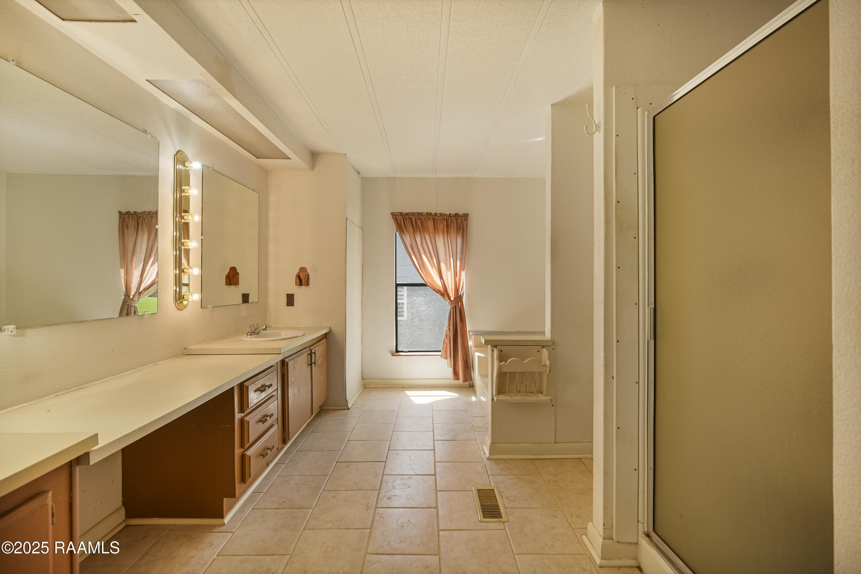 223 Henry Street Patterson, LA 70392 - Photo 13 of 20 DSC01405