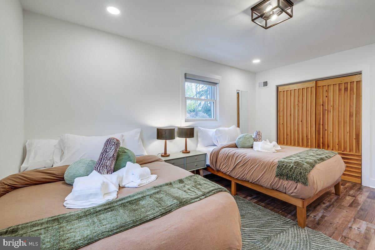 9817 Fernwood Road Bethesda, MD 20817 - Photo 13 of 25
