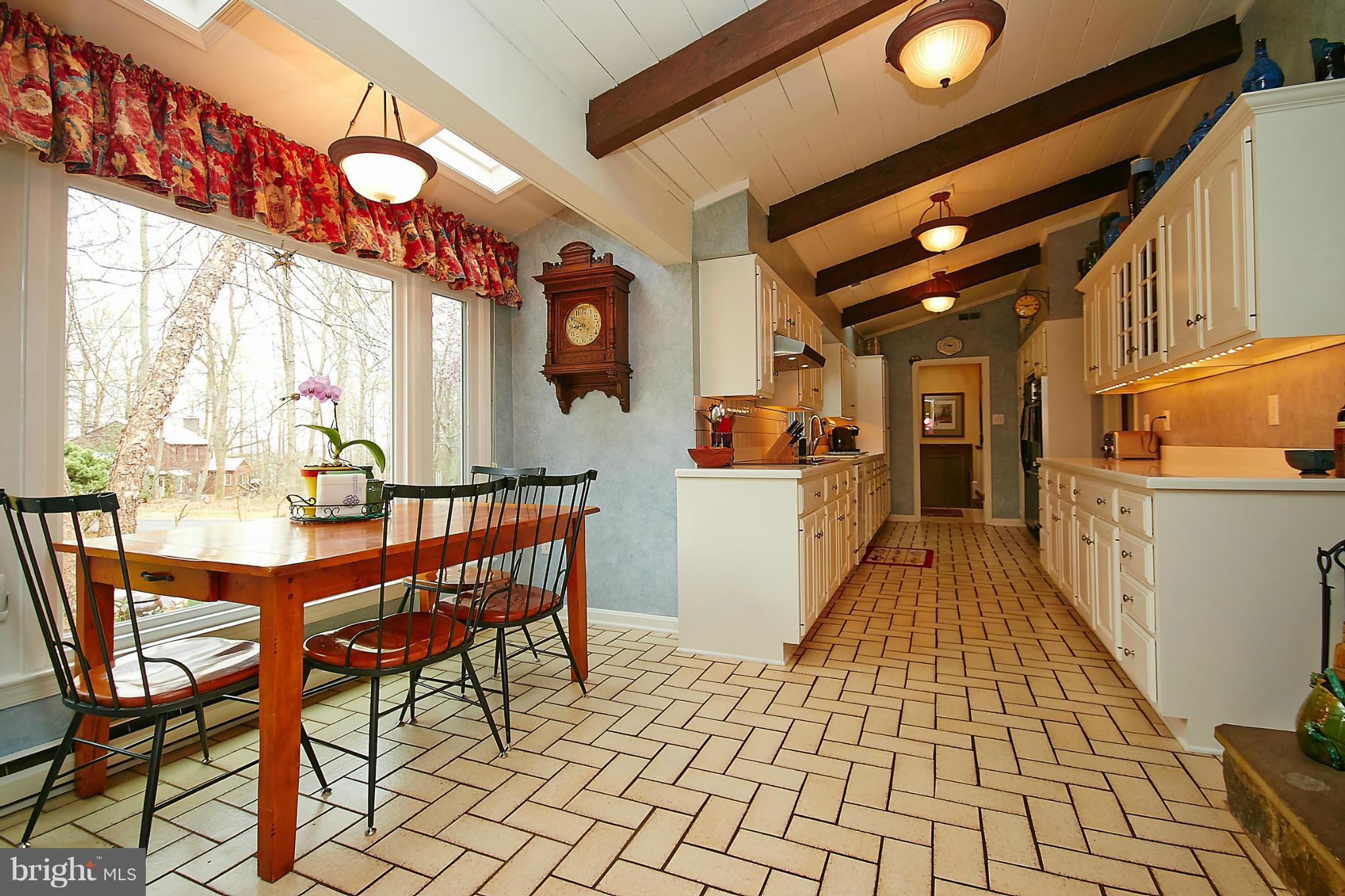 17189 Clarksridge Road Leesburg, VA 20176 - Photo 12 of 30 KITCHEN EAT IN AREA