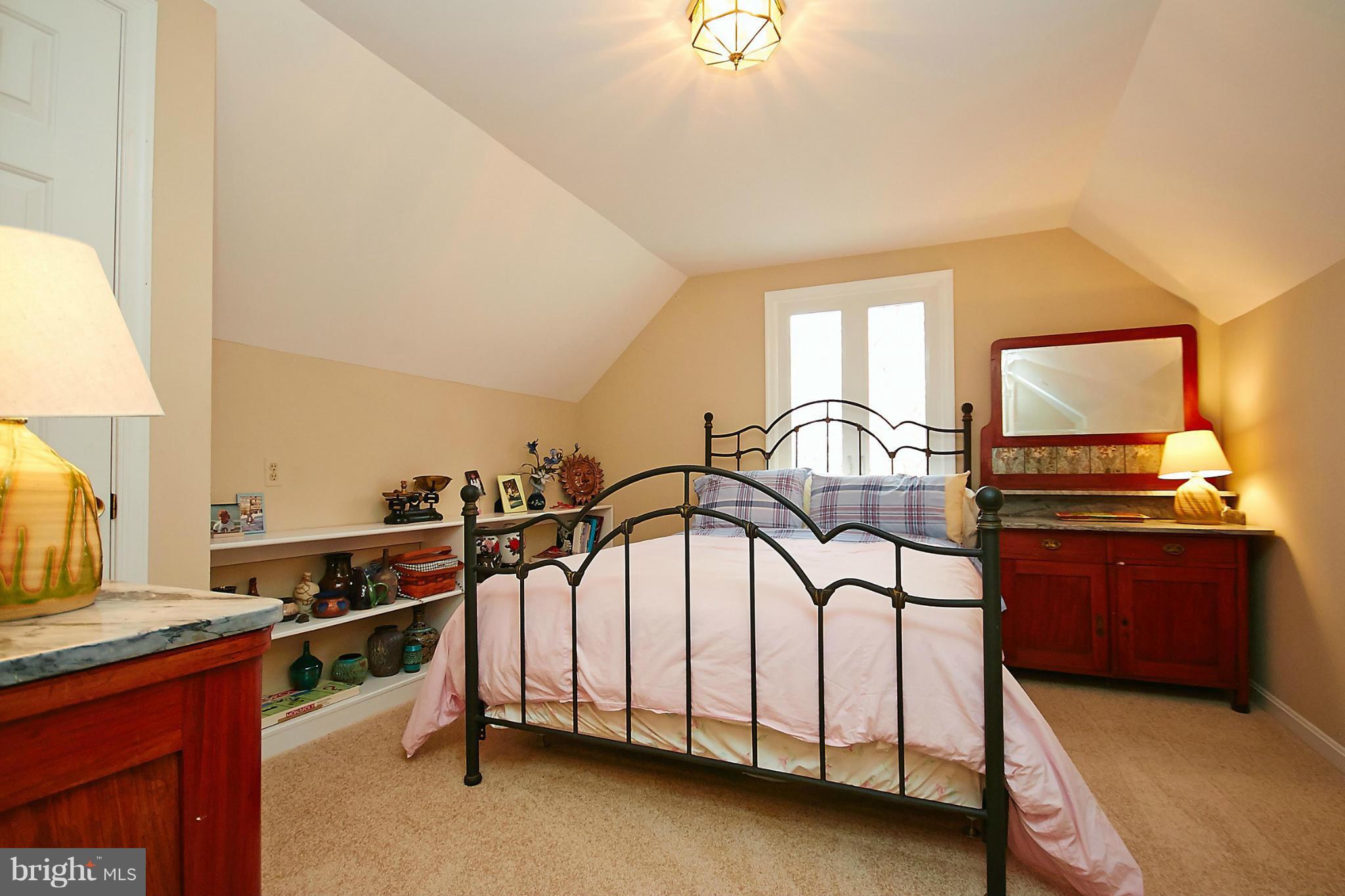 17189 Clarksridge Road Leesburg, VA 20176 - Photo 20 of 30 GUEST BEDROOM