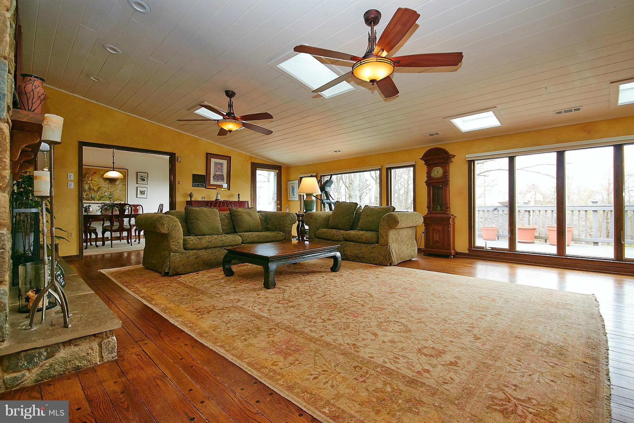 17189 Clarksridge Road Leesburg, VA 20176 - Photo 3 of 30 FAMILY ROOM w/ FIREPLACE