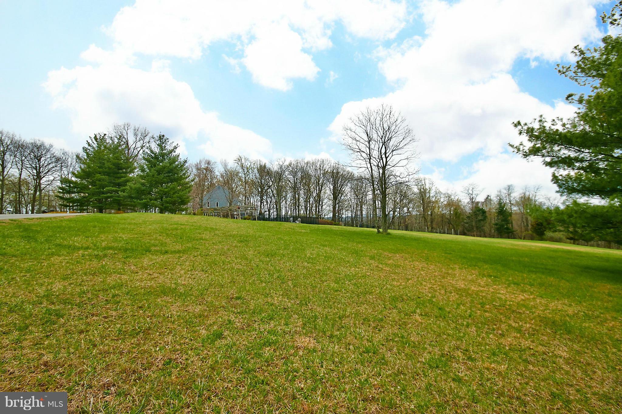 17189 Clarksridge Road Leesburg, VA 20176 - Photo 28 of 30 PROPERTY EAST SIDE