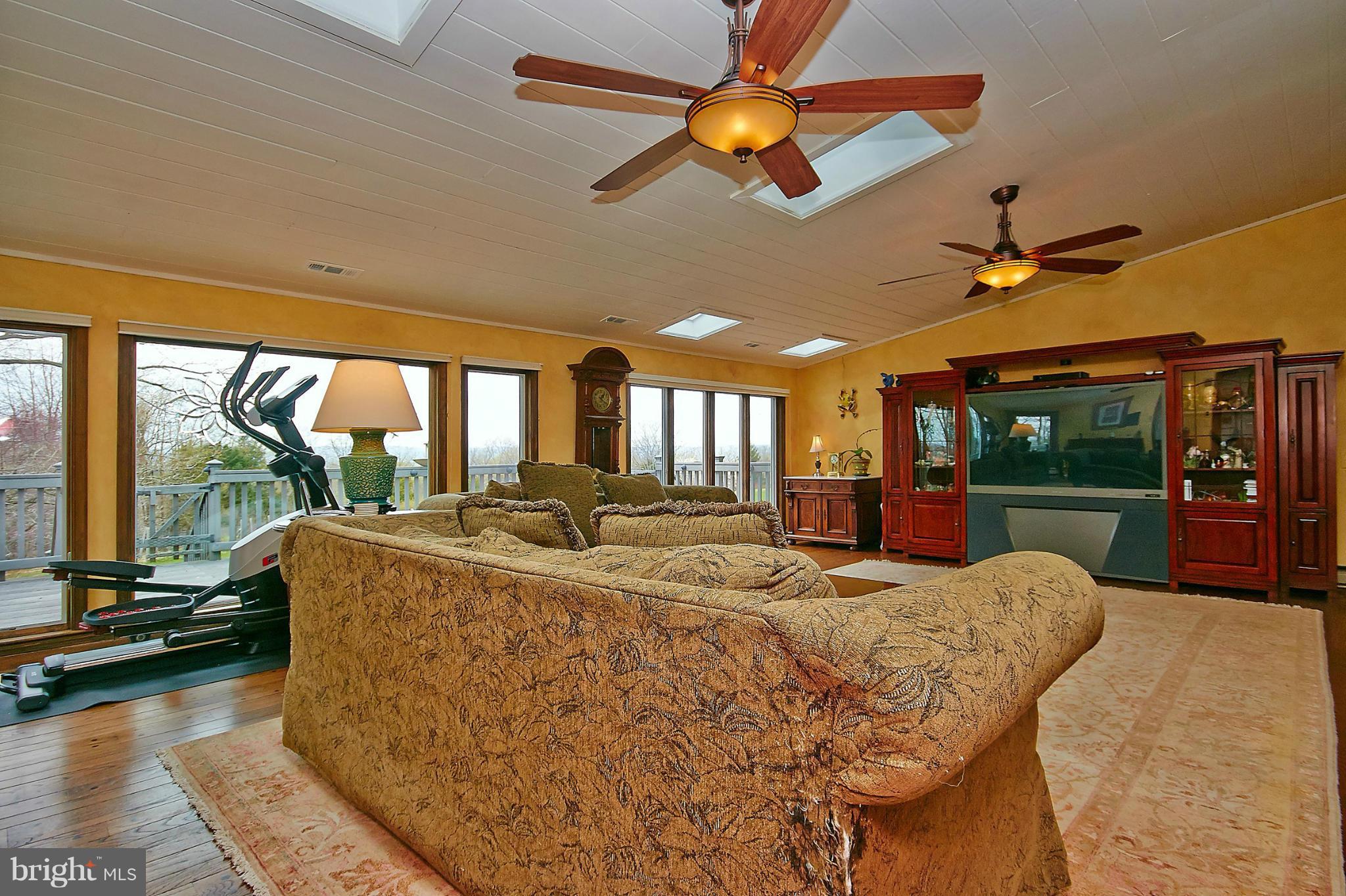 17189 Clarksridge Road Leesburg, VA 20176 - Photo 4 of 30 FAMILY ROOM