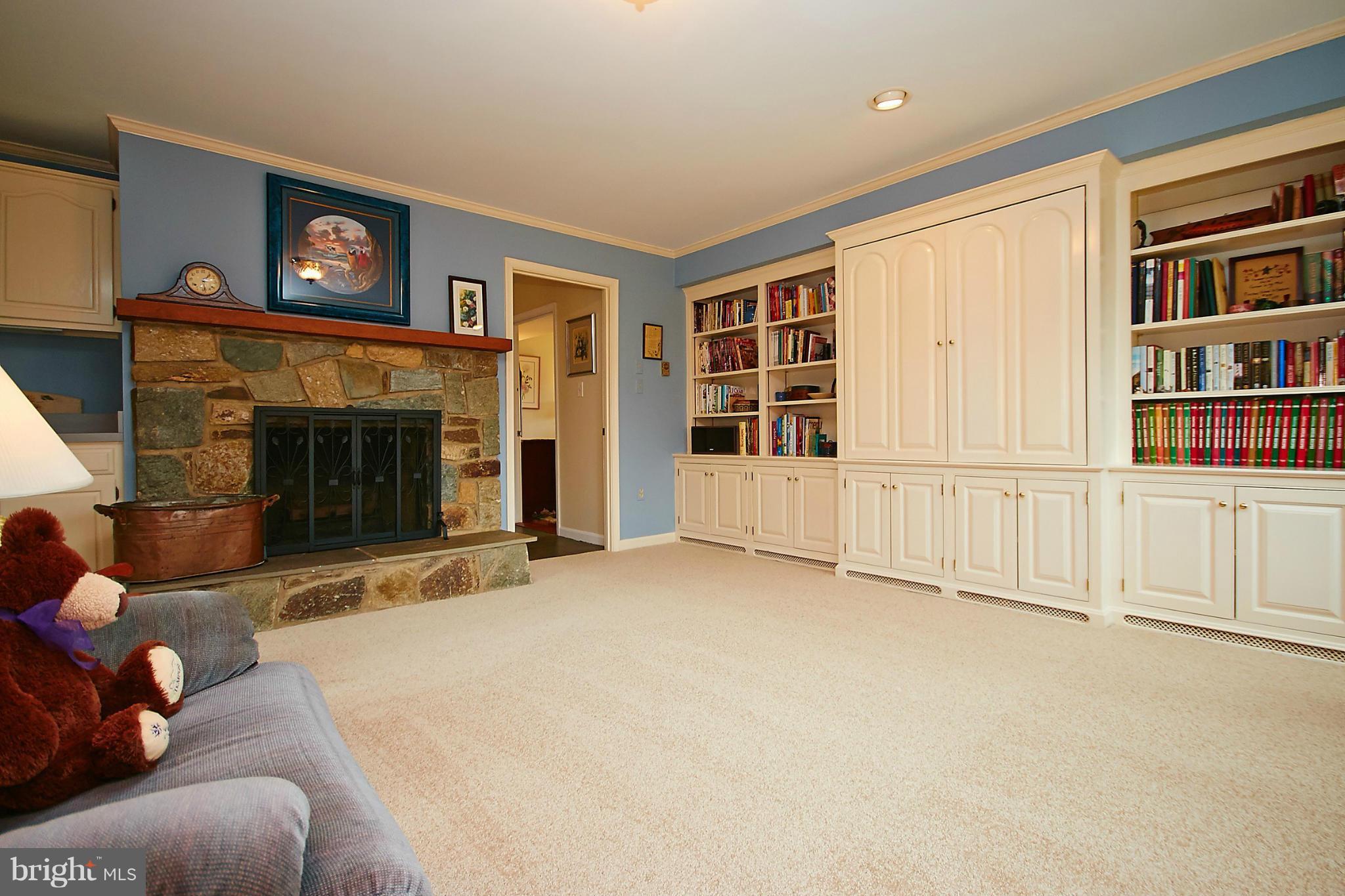 17189 Clarksridge Road Leesburg, VA 20176 - Photo 6 of 30 LIVING ROOM