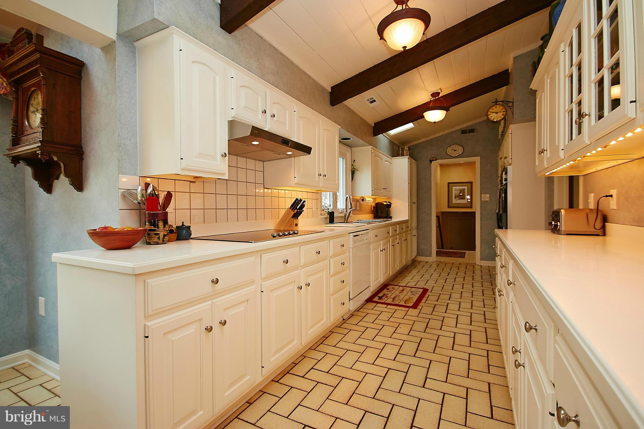 17189 Clarksridge Road Leesburg, VA 20176 - Photo 9 of 30 KITCHEN