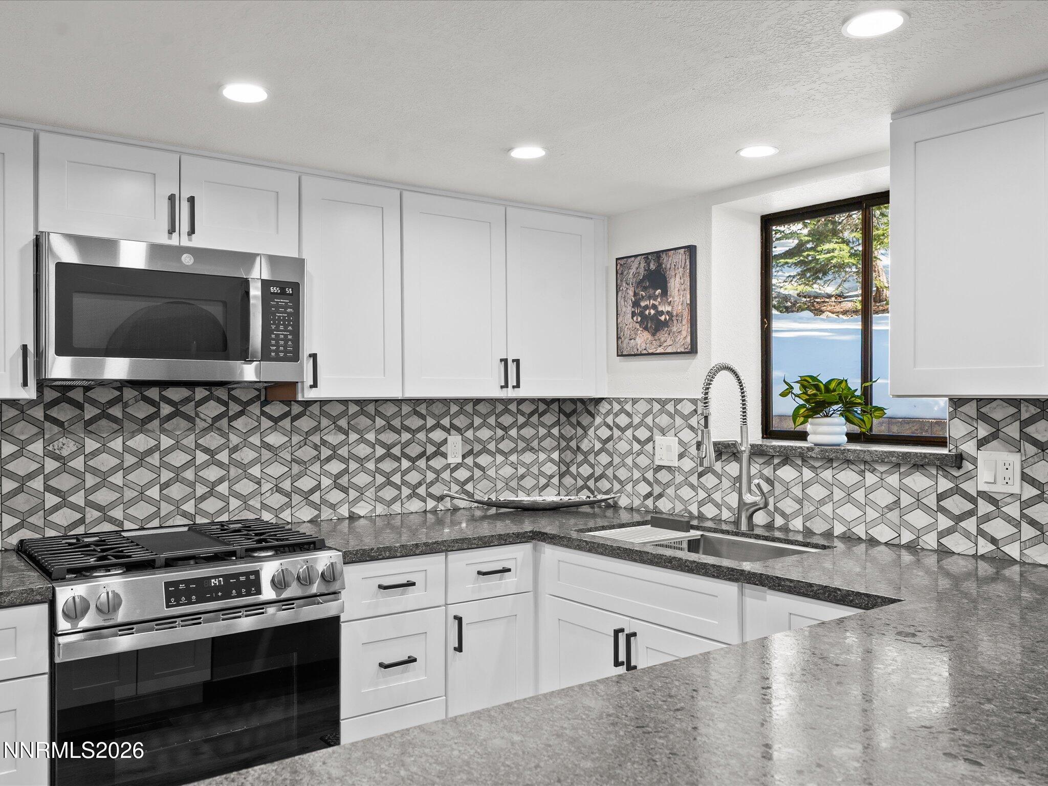 449 Andria Drive Stateline, NV 89449 - Photo 15 of 76 15-449 Andria Dr-NEW-FURNISHED-112