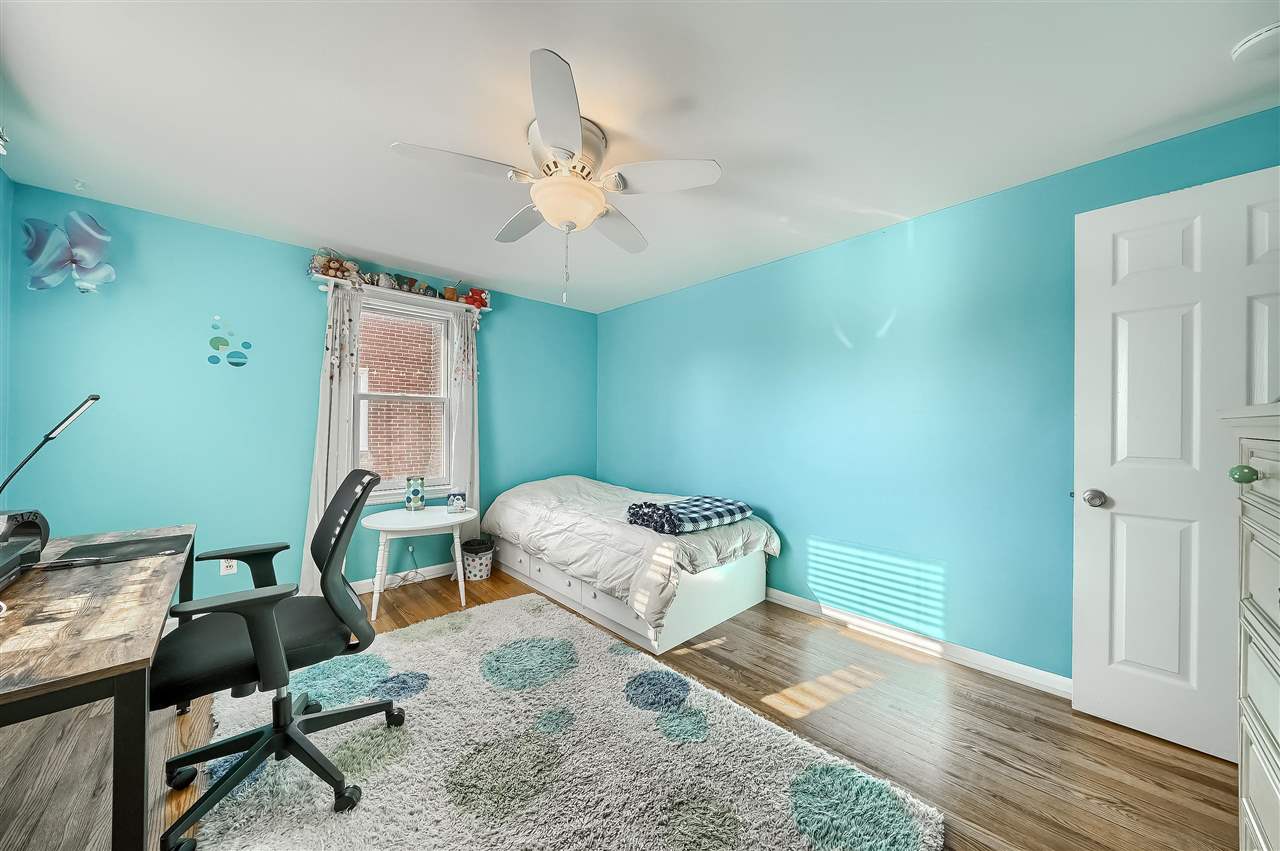 1861 Broadstone Road Grosse Pointe, MI 48236 - Photo 26 of 59 50065770-25.JPG
