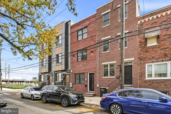 $3,000 | 2604 Reed Street, Philadelphia, PA 19146