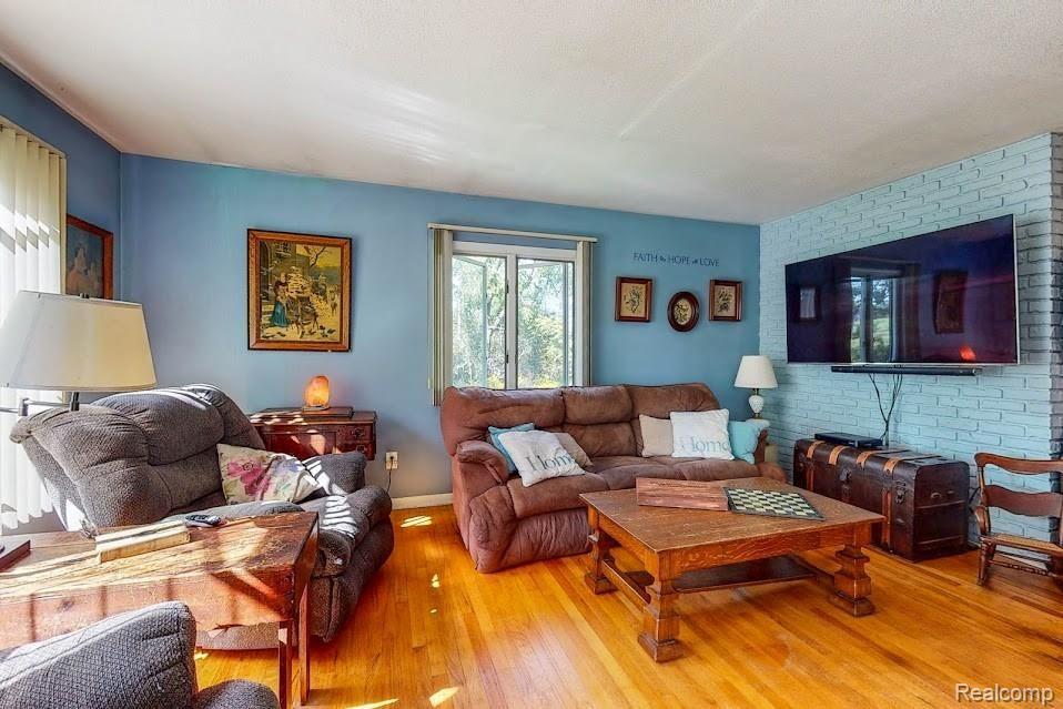 7480 Green Road Fenton, MI 48430 - Photo 8 of 27