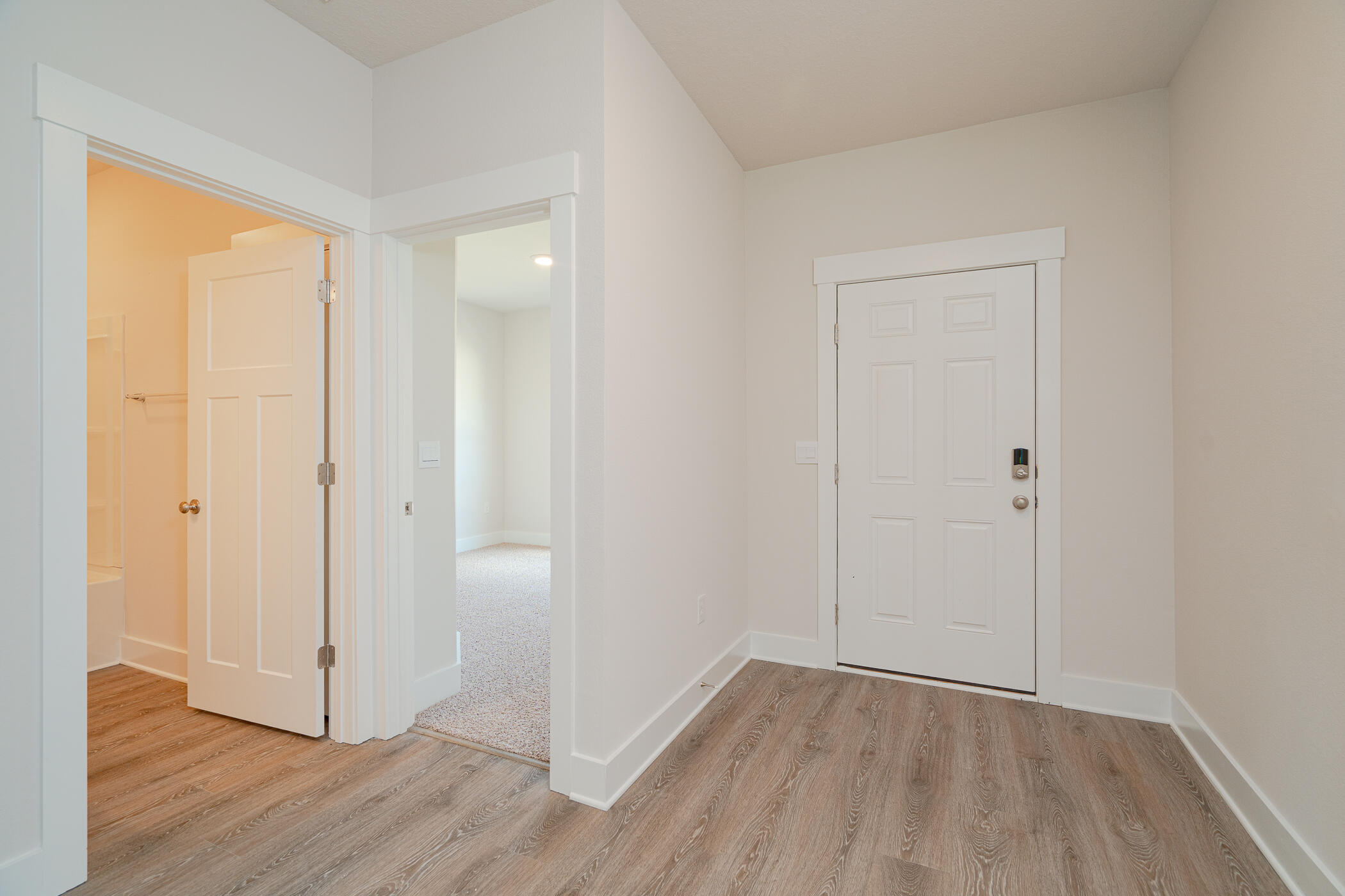 2425 Dakota Way Crestview, FL 32536 - Photo 8 of 43 Entry Way