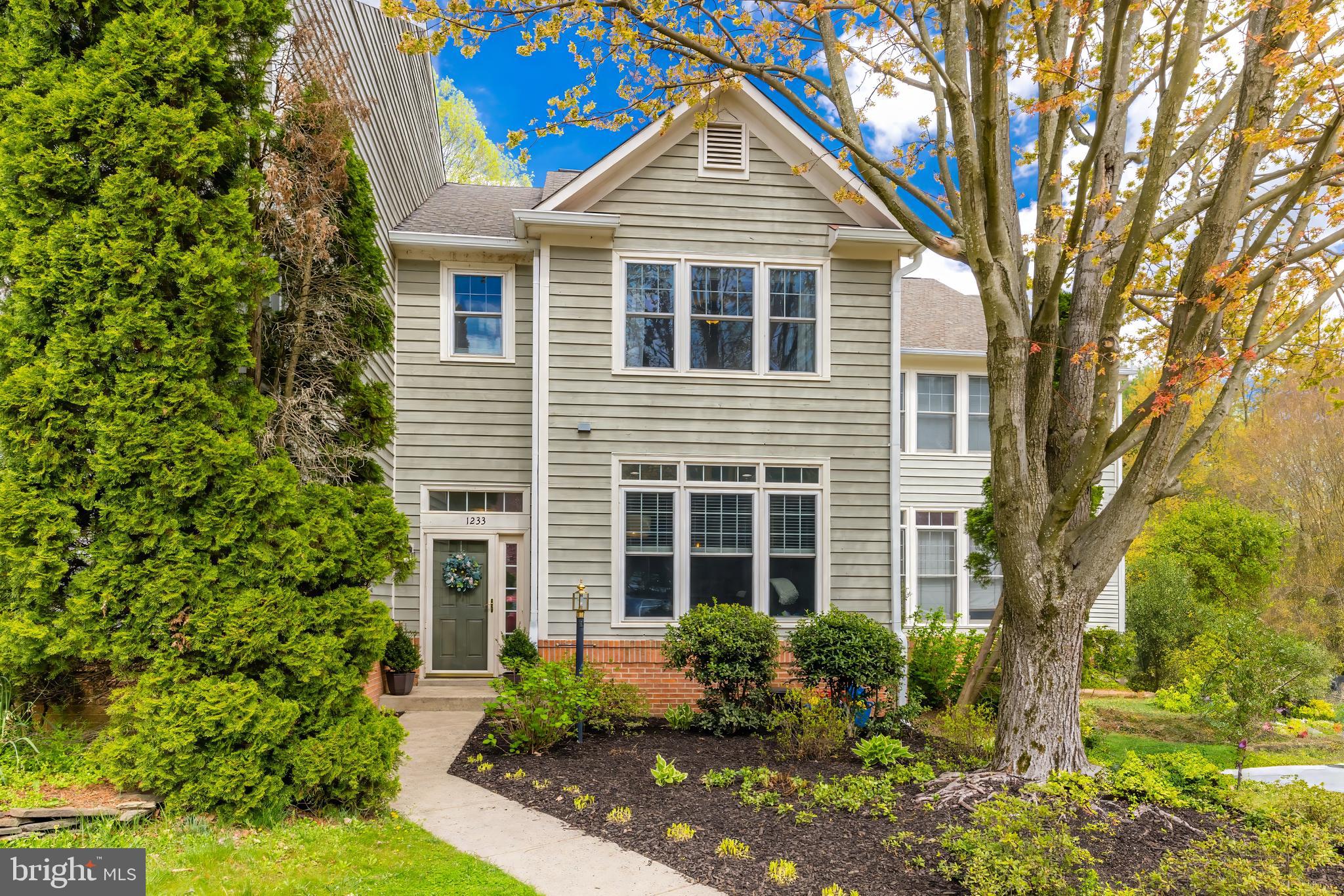 1233 Weatherstone Court Reston, VA 20194 - Photo 6 of 57