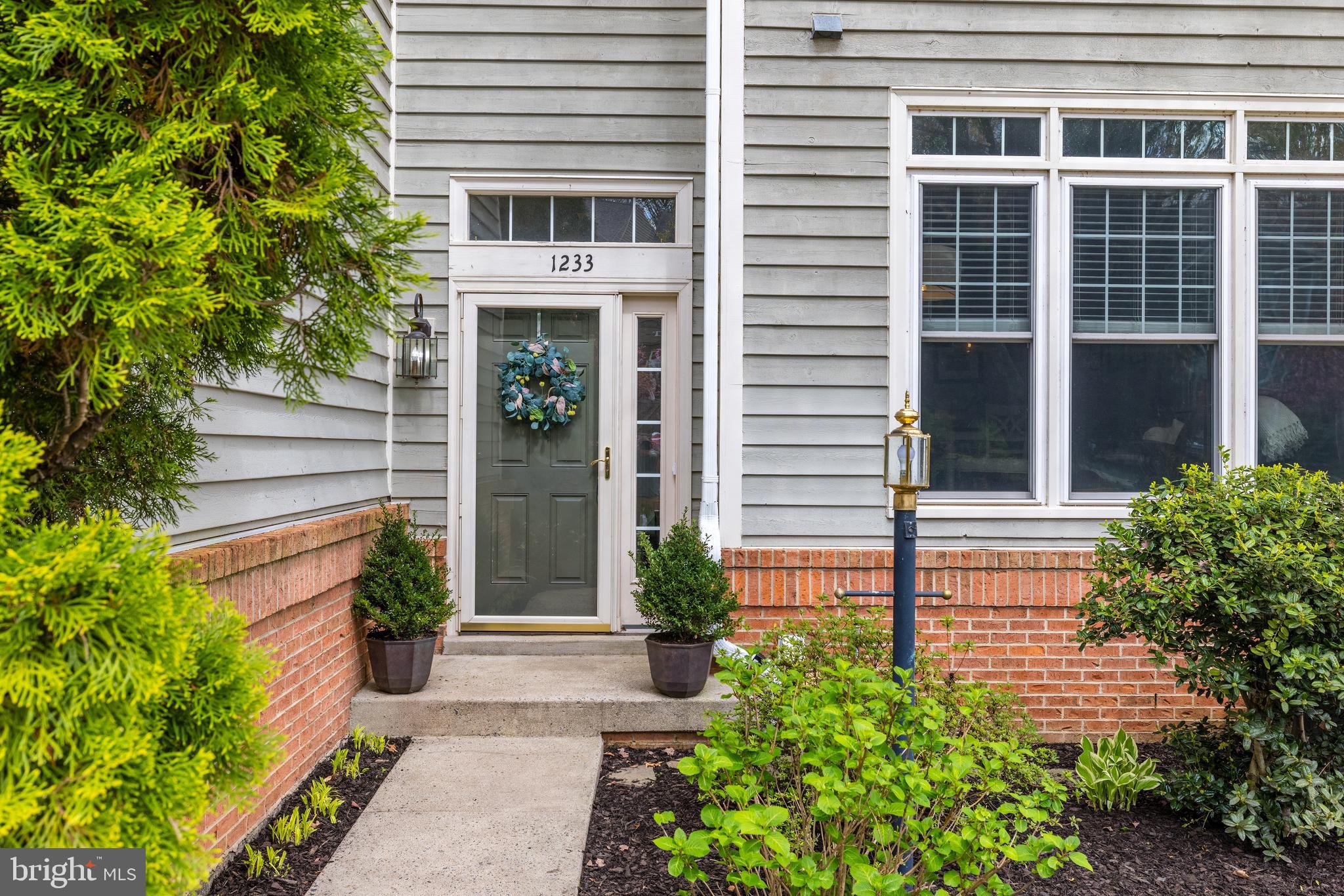 1233 Weatherstone Court Reston, VA 20194 - Photo 8 of 57