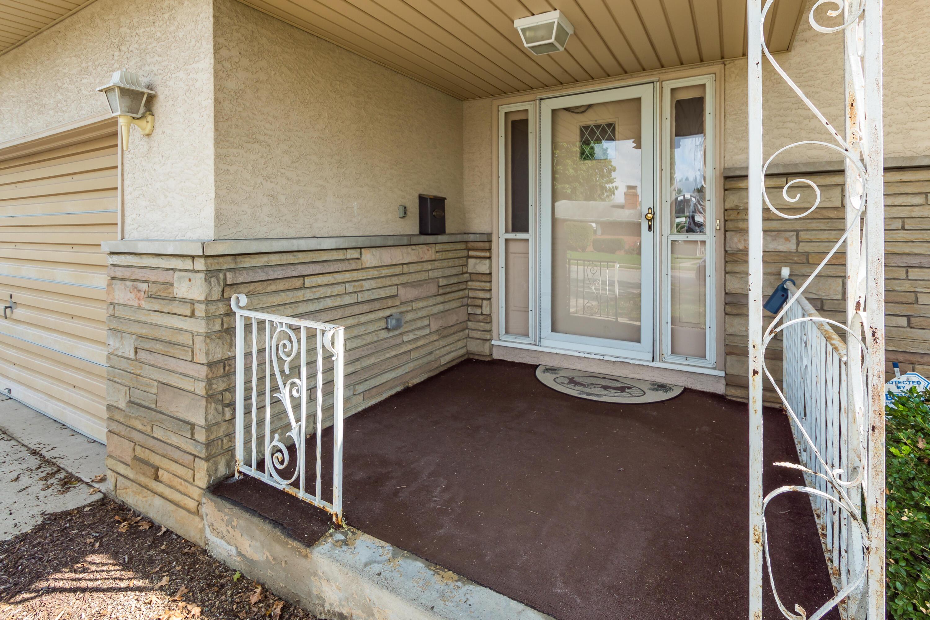 4764 Dechant Road Columbus, OH 43229 - Photo 5 of 52 Gallery Image 5