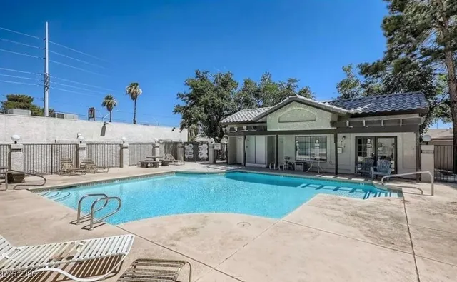 $1,100 | 5080 Jeffreys Street, Unit 201, Las Vegas, NV 89119