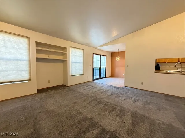 $1,100 | 5080 Jeffreys Street, Unit 201, Las Vegas, NV 89119