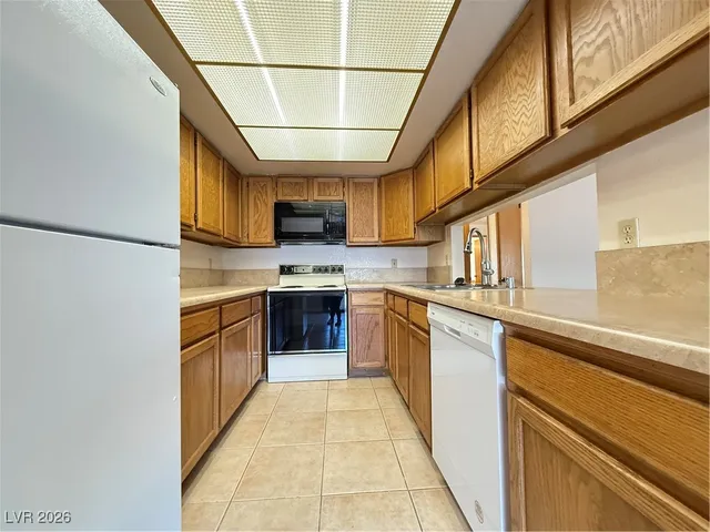 $1,100 | 5080 Jeffreys Street, Unit 201, Las Vegas, NV 89119