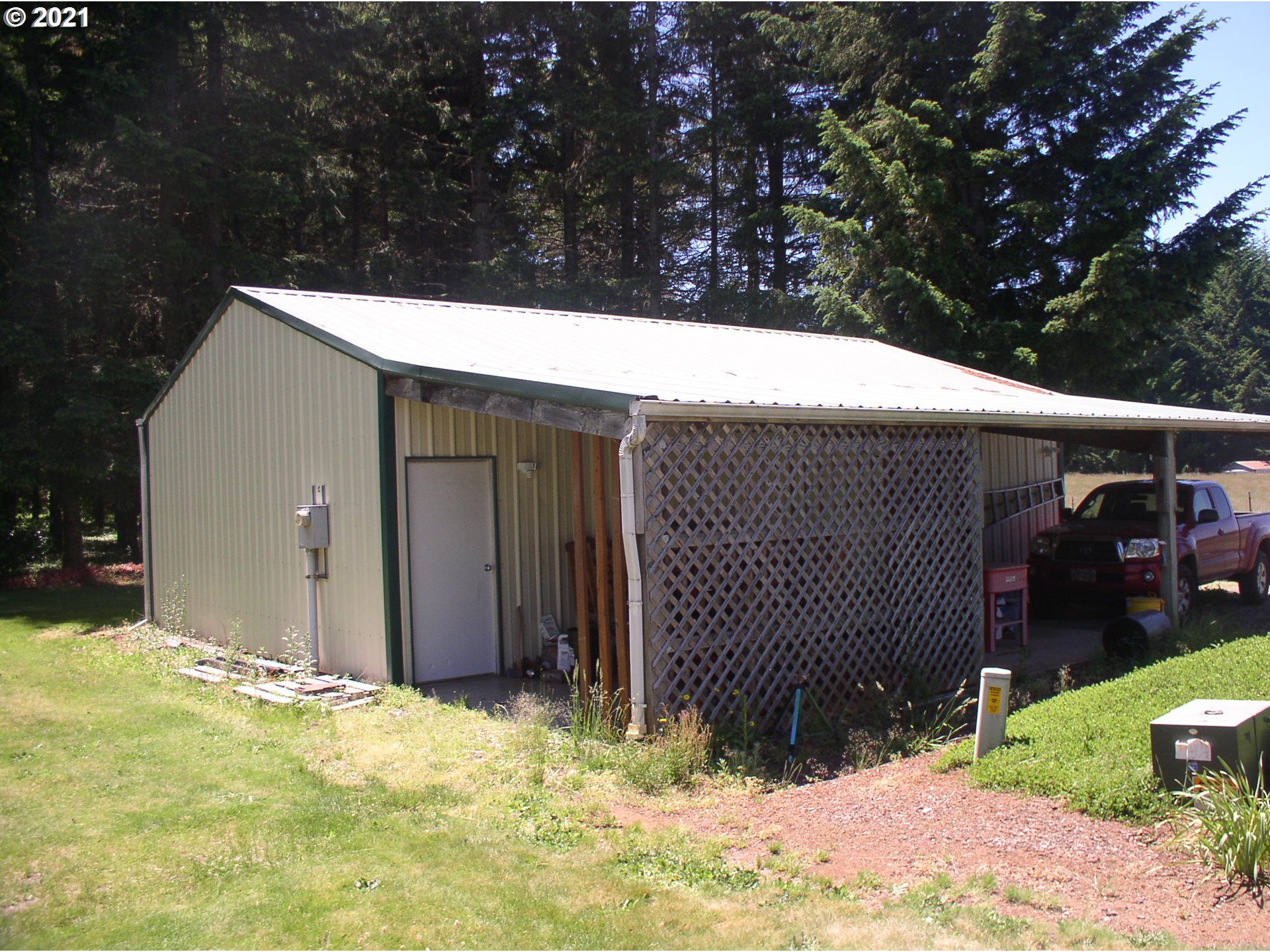 25180 South Springwater Road Estacada, OR 97023 - Photo 3 of 20 Shop