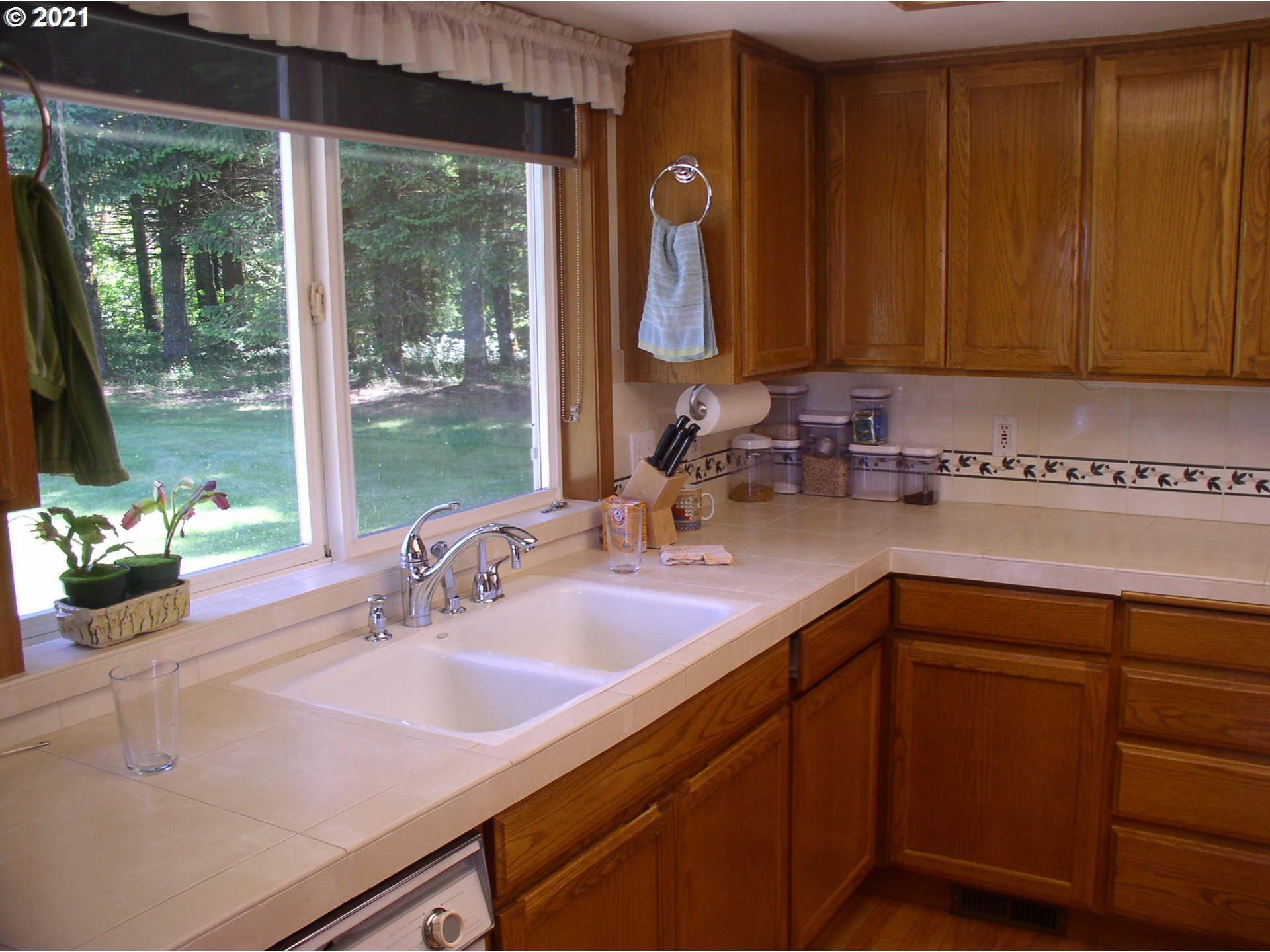 25180 South Springwater Road Estacada, OR 97023 - Photo 9 of 20 Kitchen