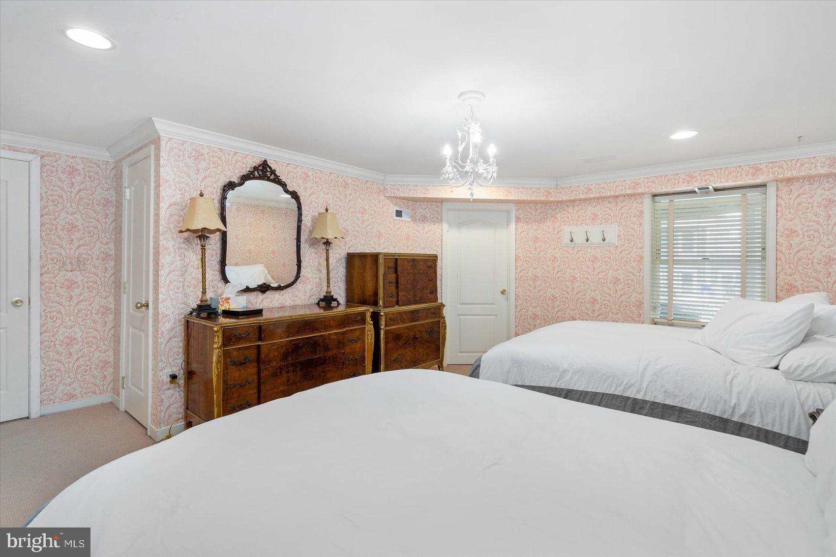6921 Diana Road Baltimore, MD 21209 - Photo 35 of 47 Gallery Image 35