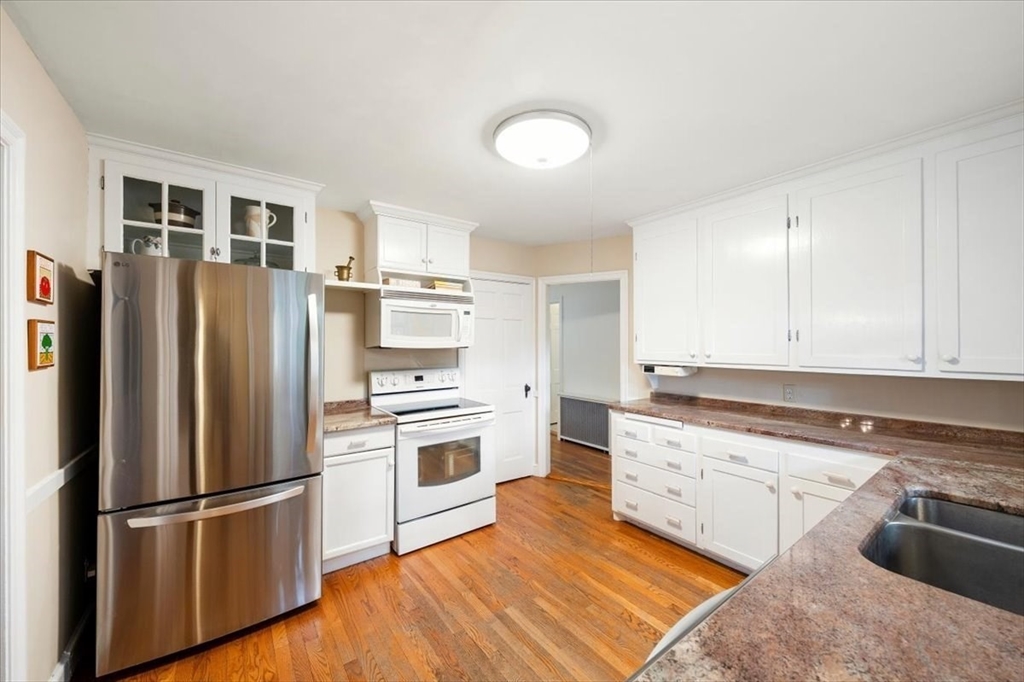 89 Melrose Avenue Needham, MA 02492 - Photo 8 of 29