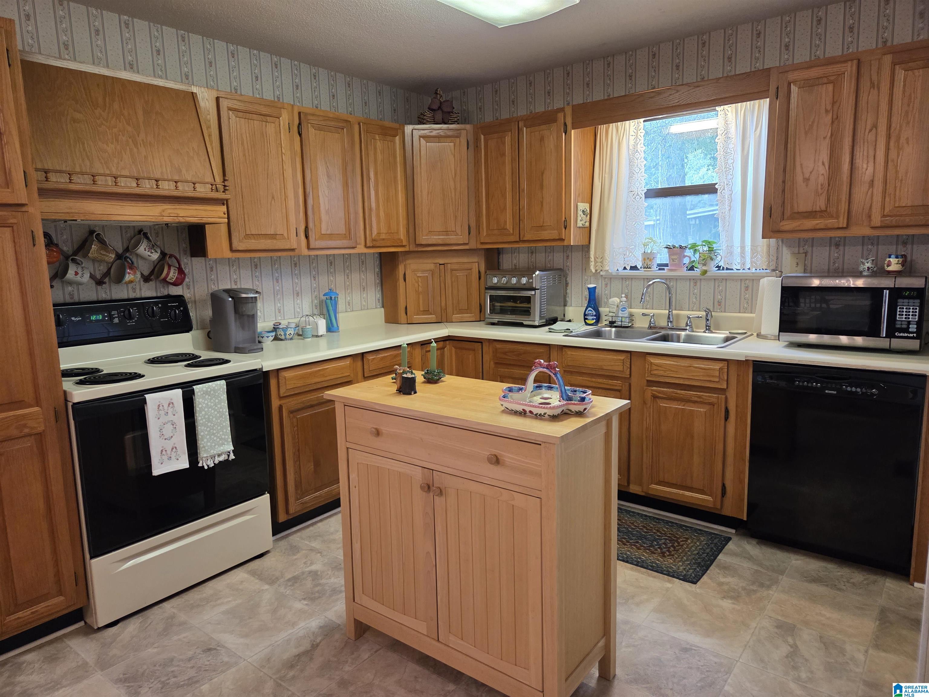 1505 Fairmont Road Sylacauga, AL 35150 - Photo 7 of 18