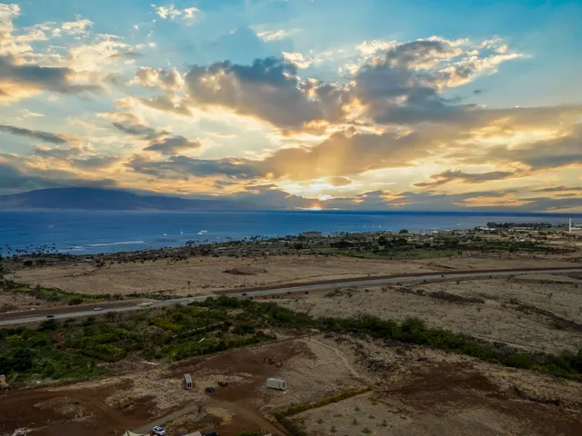 $880,000 | Hokiokio Place, Unit B, Lahaina, HI 96761