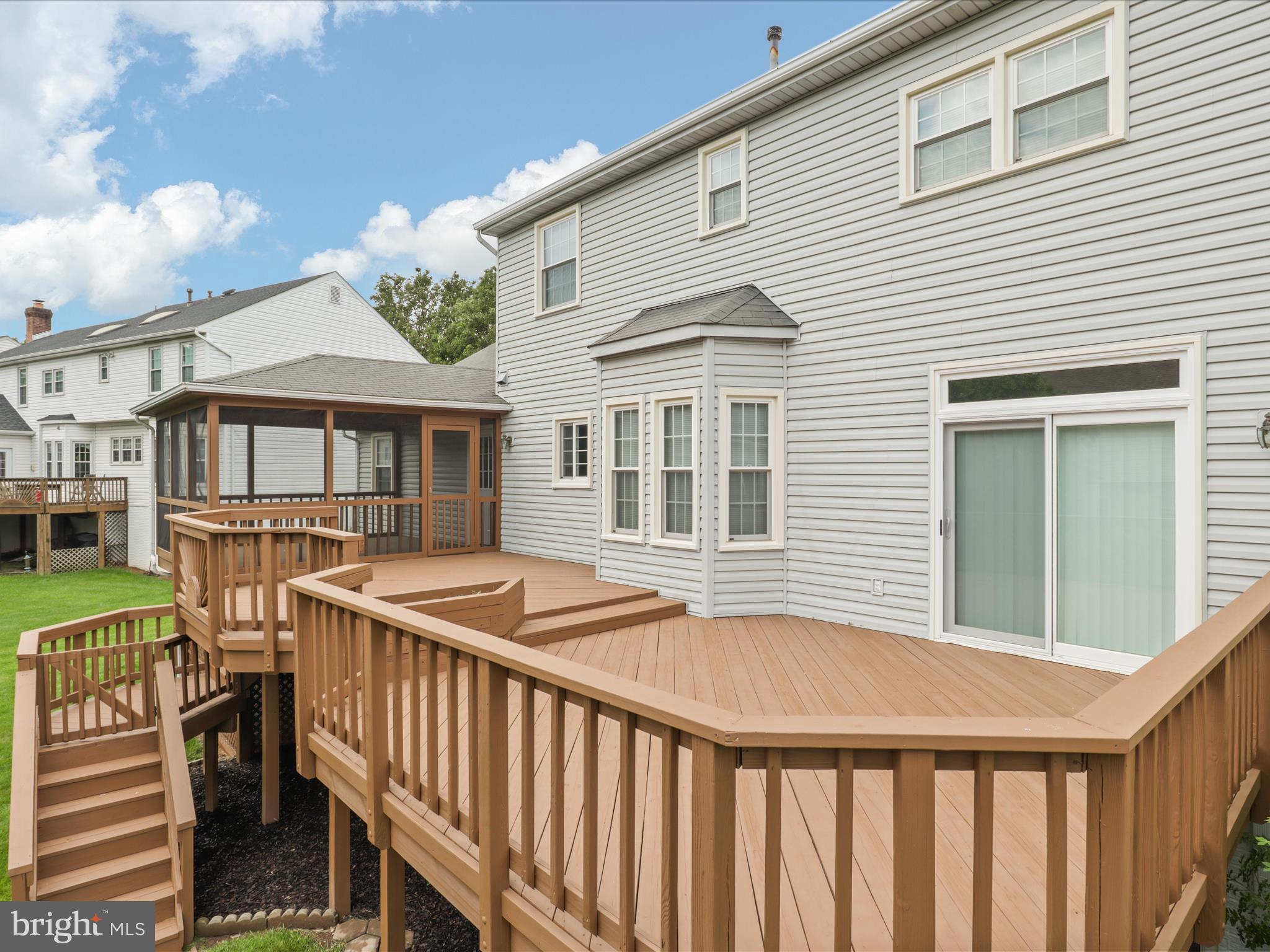 9365 River Crest Road Manassas, VA 20110 - Photo 24 of 62 a balcony view with a seating space