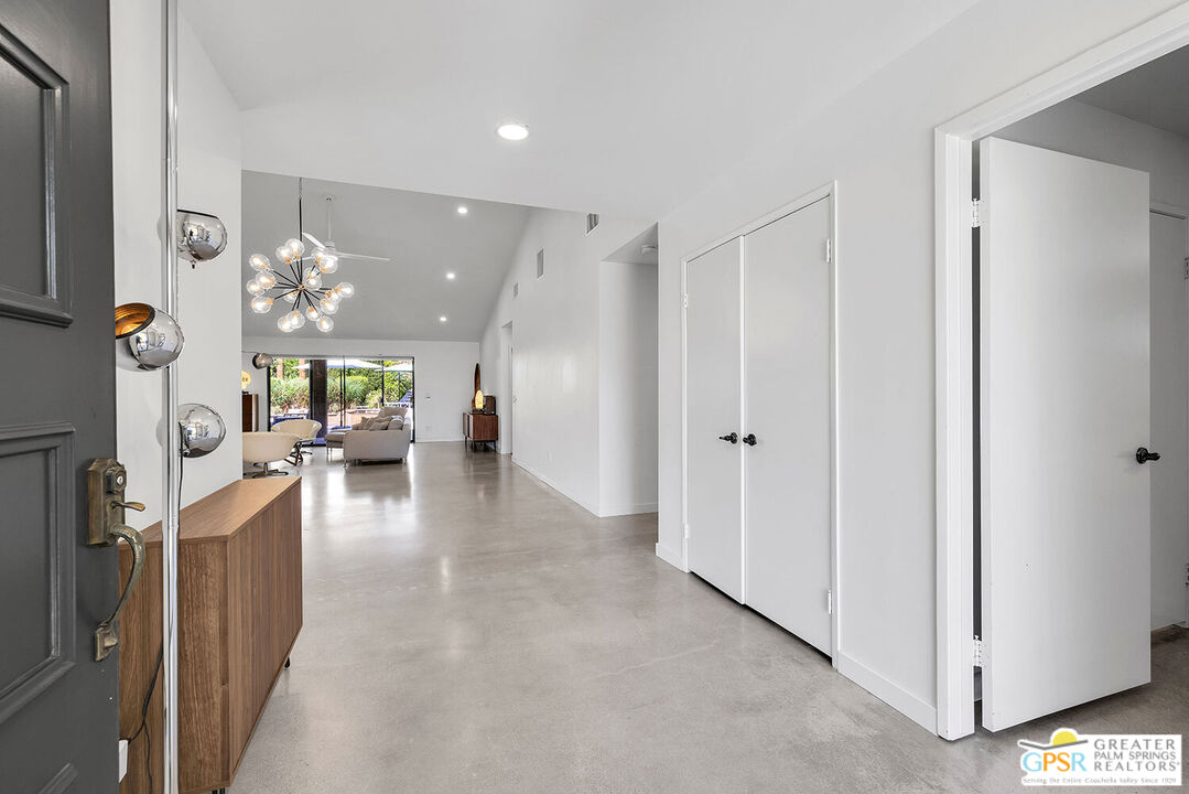 20 Kevin Lee Lane Rancho Mirage, CA 92270 - Photo 4 of 40