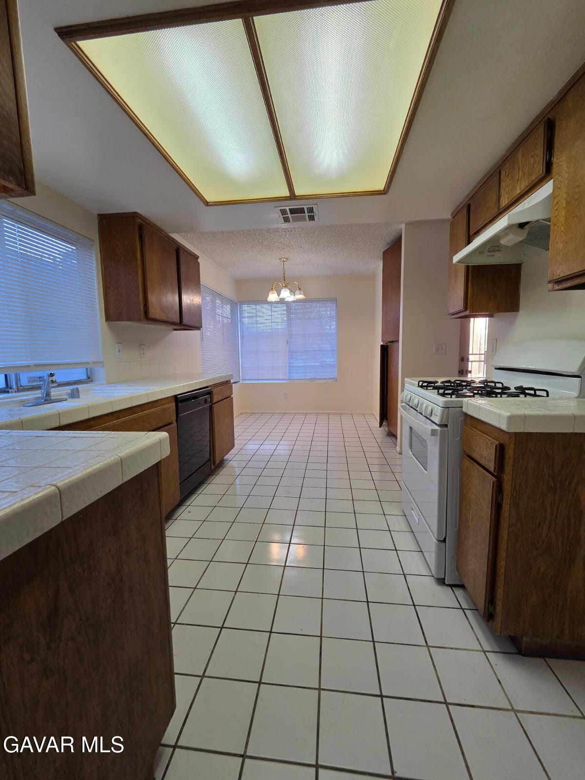 37422 Morning Circle Palmdale, CA 93550 - Photo 23 of 32 unnamed