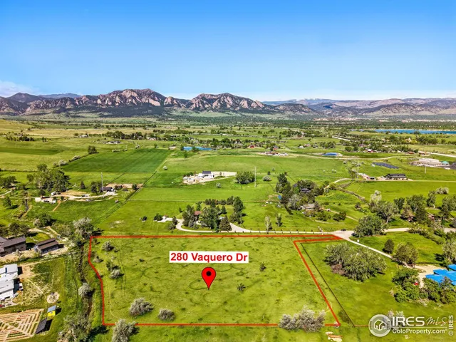 a view of an outdoor space yard and mountain view
