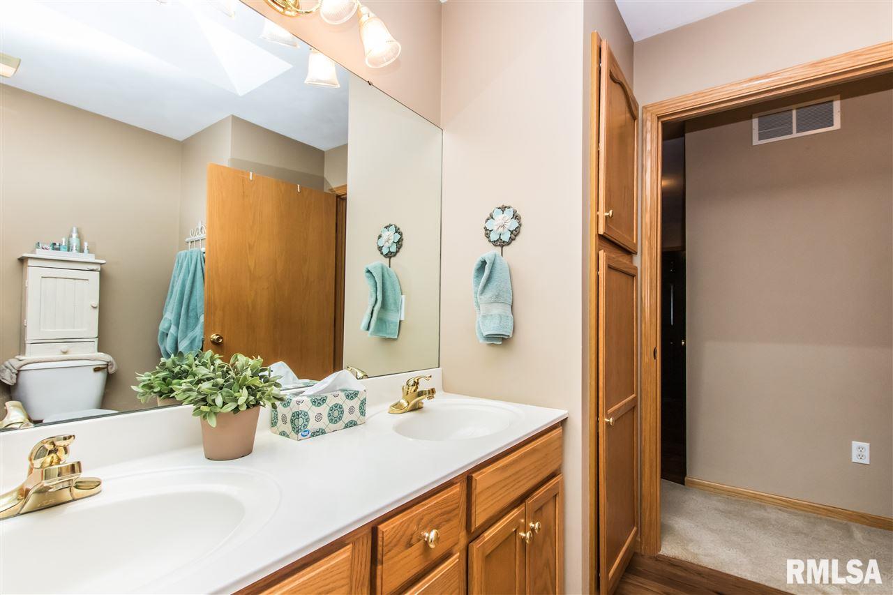 1258 Kingsbury Road Washington, IL 61571 - Photo 14 of 27 Gallery Image 14