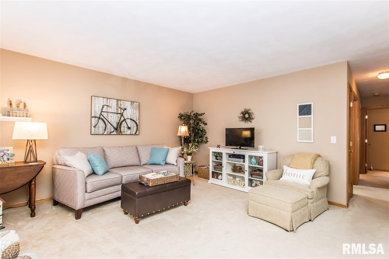 1258 Kingsbury Road Washington, IL 61571 - Photo 3 of 27 Gallery Image 3