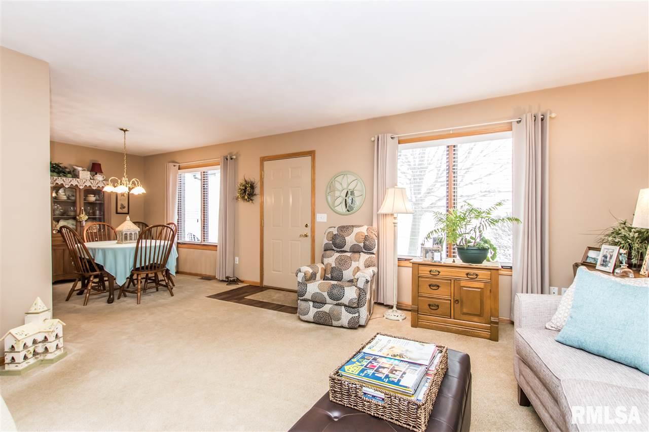 1258 Kingsbury Road Washington, IL 61571 - Photo 5 of 27 Gallery Image 5