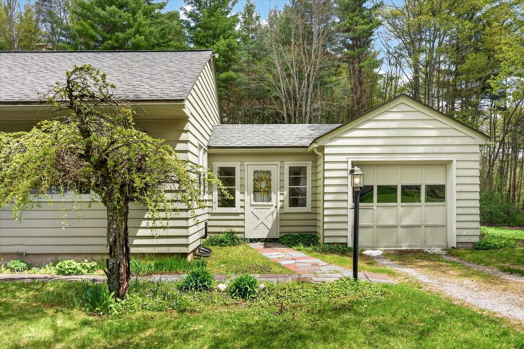 274 North Grove Street Rutland Town, VT 05701 - Photo 41 of 53 Gallery Image 41