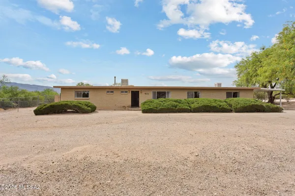 $460,000 | 10100 East Moccasin Place, Tucson, AZ 85749
