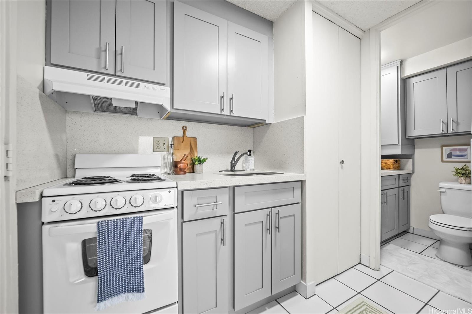 2888 Ala Ilima Street, Unit 2309 Honolulu, HI 96818 - Photo 7 of 18 Updated kitchen with newer cabinets and quartz counters.