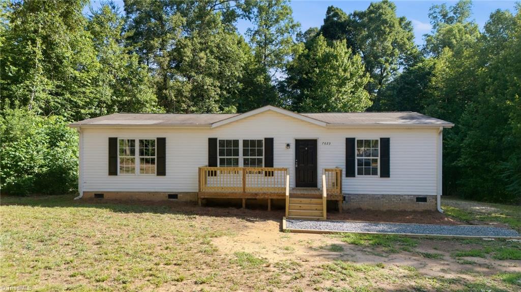 7623 Salem Chapel Road Walnut Cove, NC 27052 - Photo 4 of 36