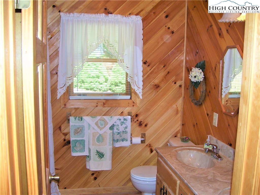 289 Turkey Ridge Crumpler, NC 28617 - Photo 15 of 25