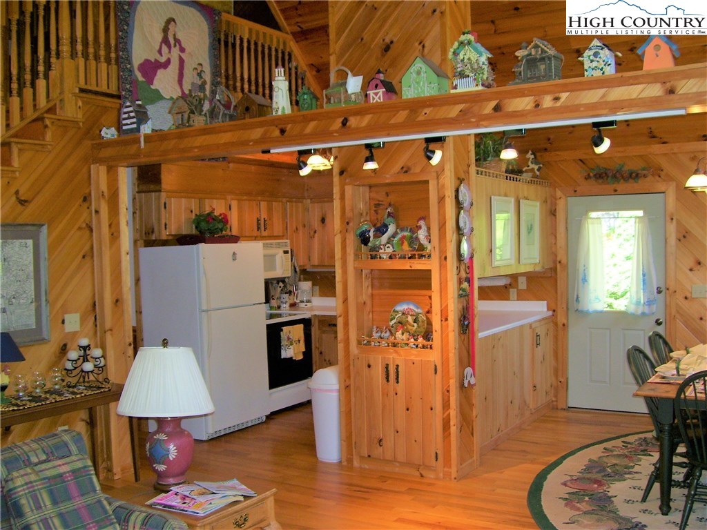 289 Turkey Ridge Crumpler, NC 28617 - Photo 6 of 25