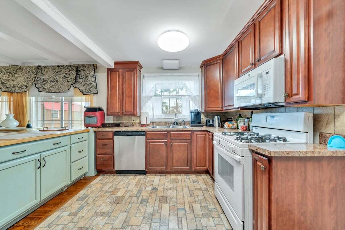 70 Vantage Road Rocky Mount, VA 24151 - Photo 9 of 58 MIB07005