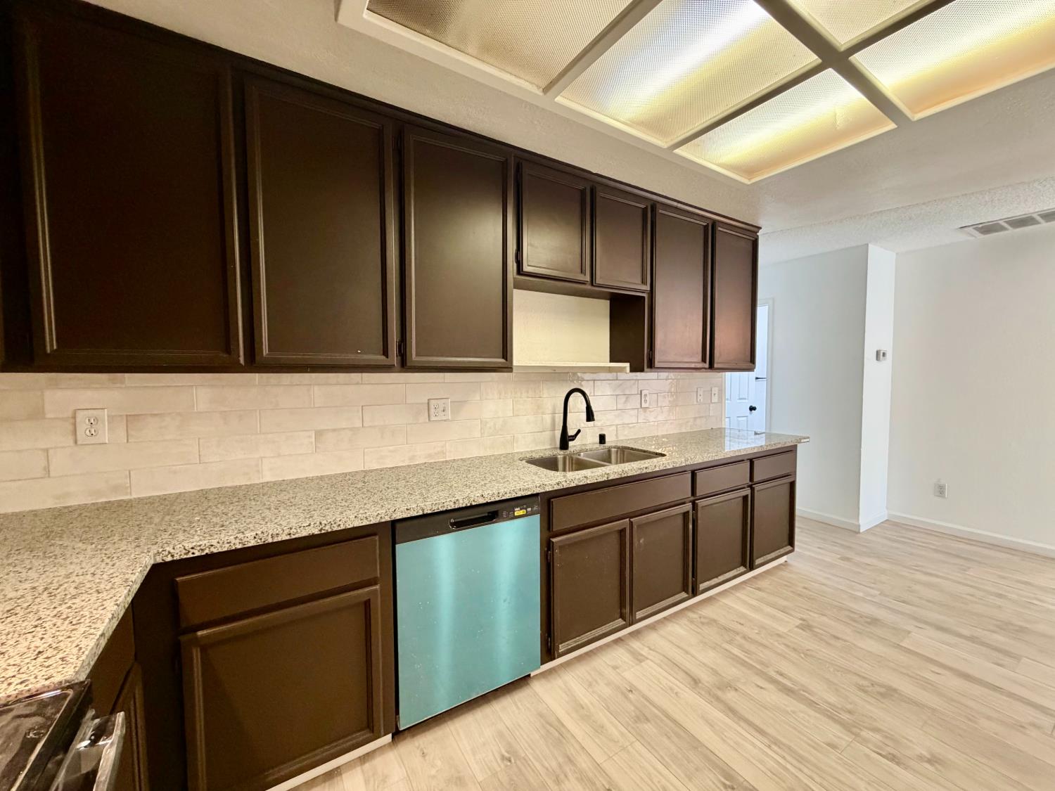 158 East Grant Line Road Tracy, CA 95376 - Photo 8 of 18