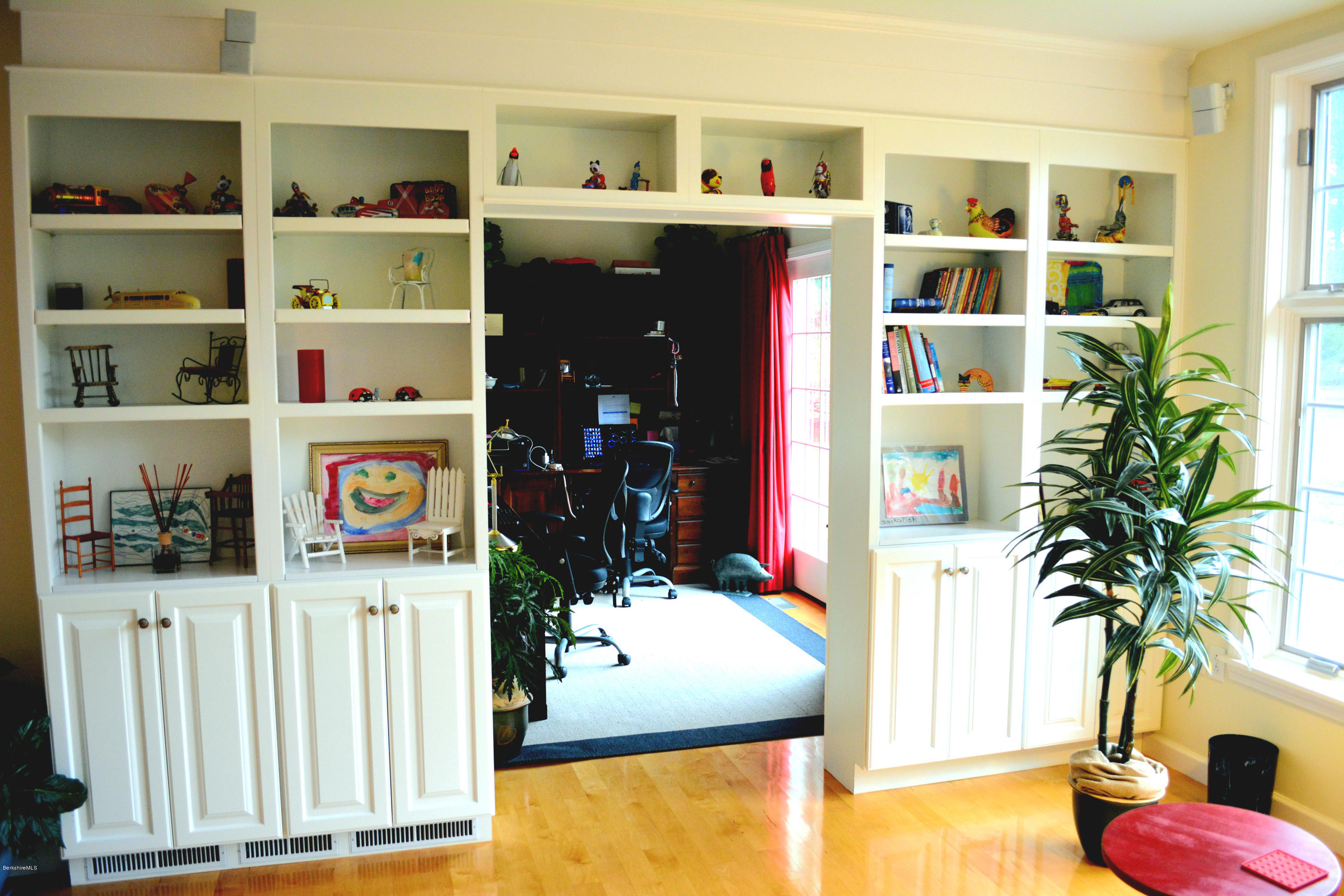 54 King William Road Lenox, MA 01240 - Photo 6 of 41 Family Room 3