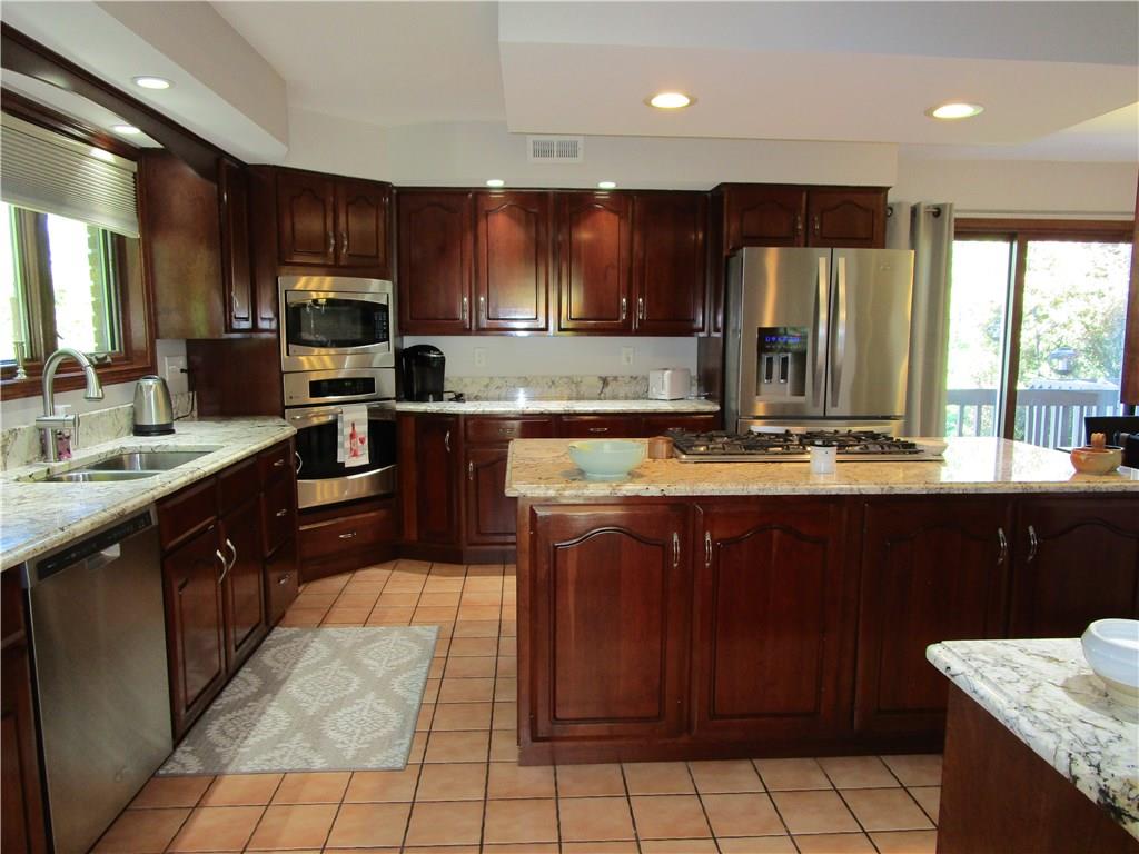 17 Renaissance Drive Irwin, PA 15642 - Photo 6 of 24 Gallery Image 6