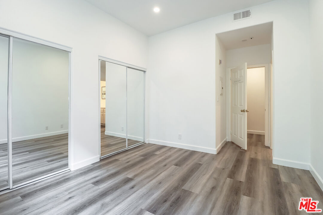 11920 Goshen Avenue, Unit 102 Los Angeles, CA 90049 - Photo 20 of 39