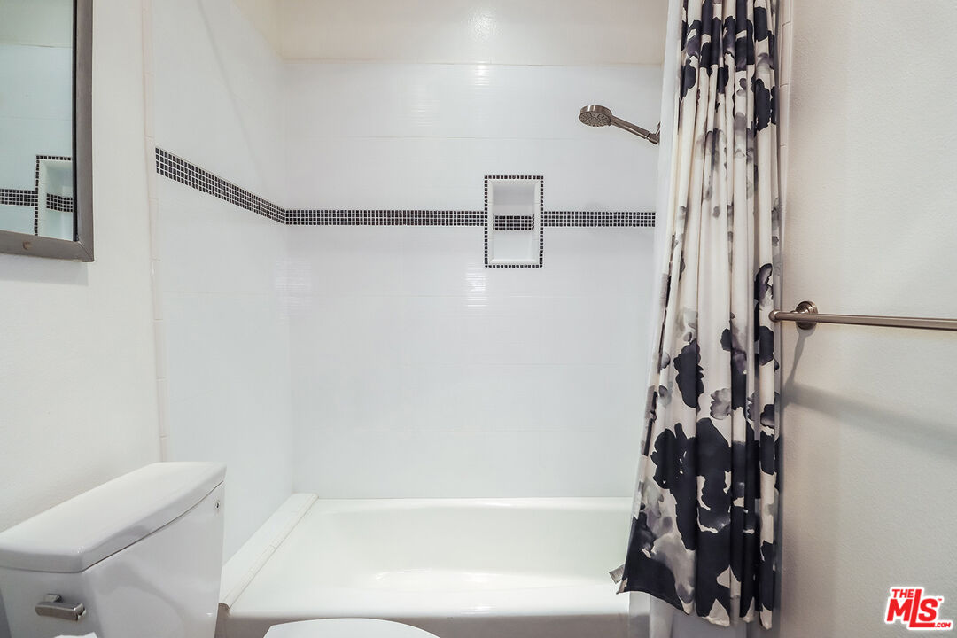 11920 Goshen Avenue, Unit 102 Los Angeles, CA 90049 - Photo 24 of 39