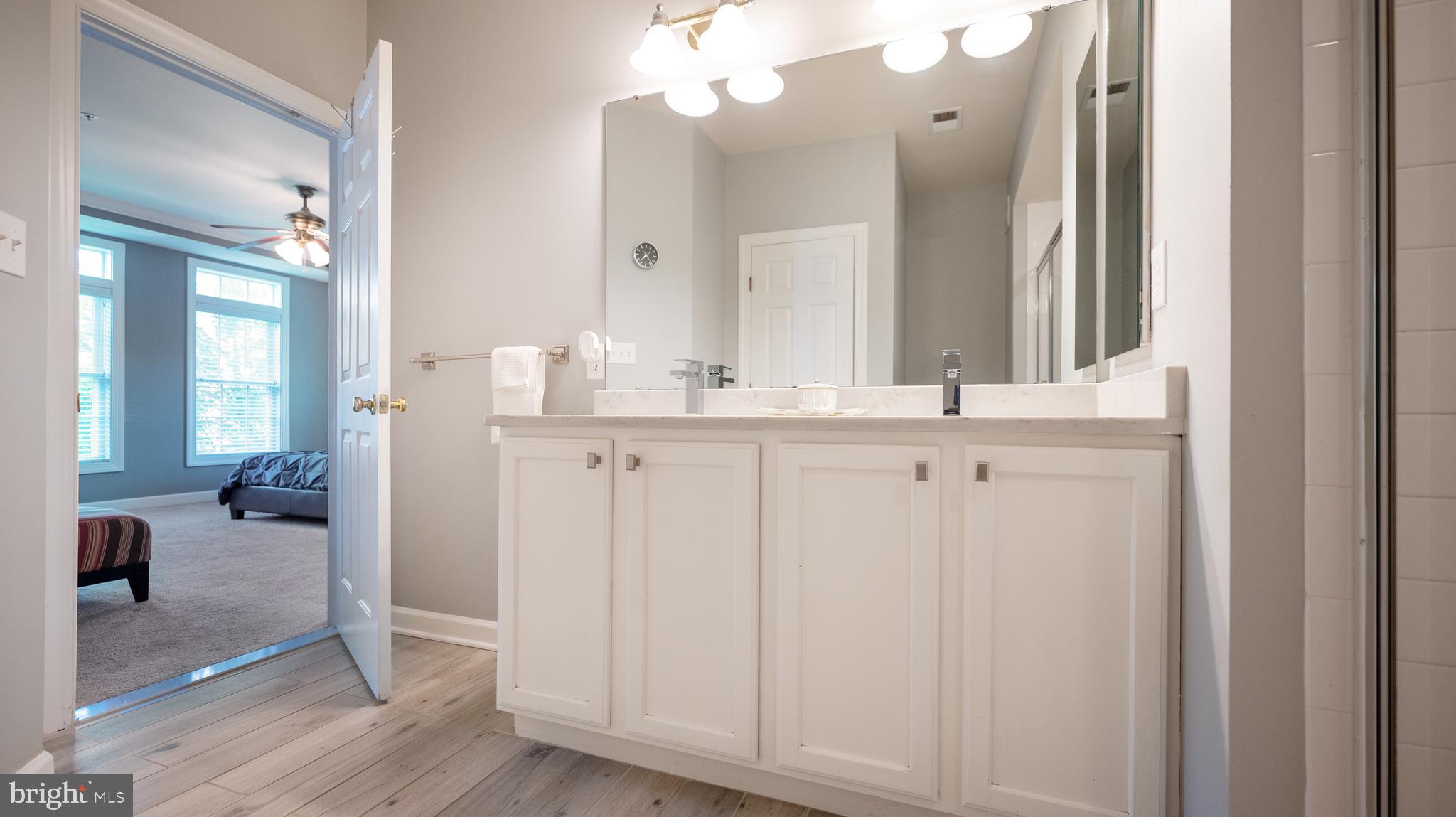 653 Cedar Spring Street Gaithersburg, MD 20877 - Photo 15 of 21 Primary Bathroom View 1