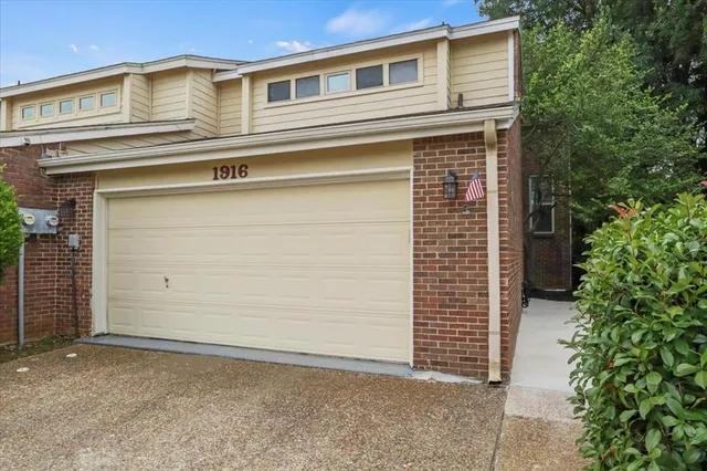 $340,000 | 1916 Shorewood Drive, Grapevine, TX 76051