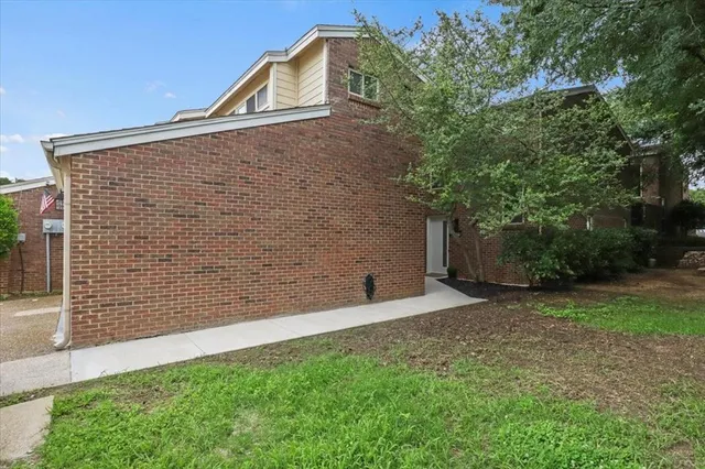 $340,000 | 1916 Shorewood Drive, Grapevine, TX 76051